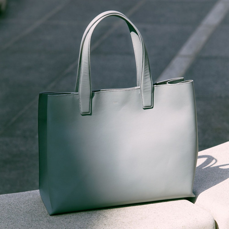 Mono Max上半期ヒット大賞受賞】Calma Tote Medium（F2311B102