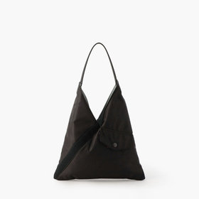TILT TRIANGLE TOTE(TILTトライアングルトート(Mサイズ TILT TRIANGLE TOTE(TILTトライアングルトート(Mサイズ