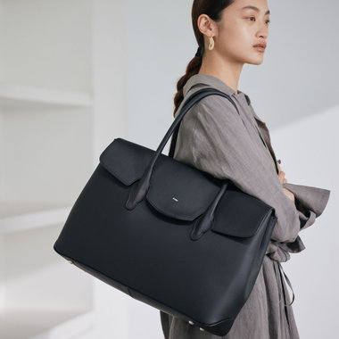 Cartello Flap Tote（カルテッロフラップトート）（F2311B181） | 商品詳細 | FARO OFFICIAL SITE |  ファーロ公式サイト