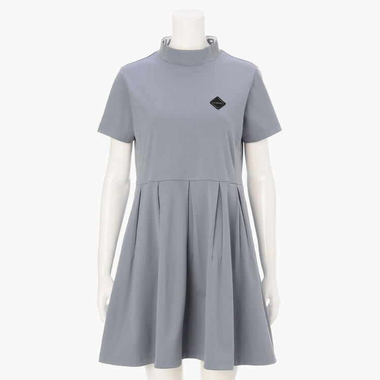 WOMEN'S NECK LOGO HIGHNECK PLEATED DRESS（ウィメンズ ネックロゴ