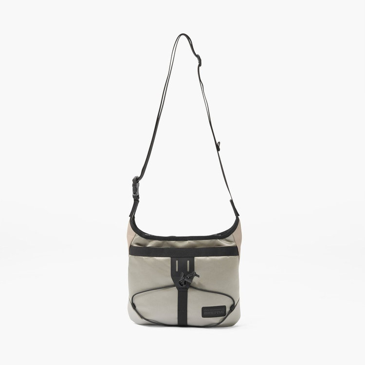ブリーフィング　ホワイト×グレー　Mサイズ WM×BR EVERYDAY SACOCHE（ホワイトマウンテニアリング×ブリーフィング
